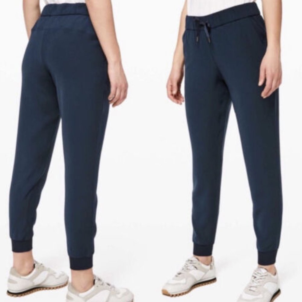 LULULEMON ON THE FLY JOGGER 28" *WOVEN (SIZE 2) NAVY